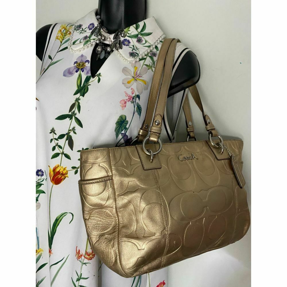 COACH Medium/ Large Leather Gold Shoulder Bag