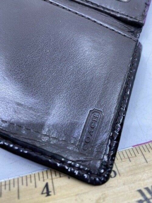 coach burgundy w pattent leather change compartment wallet