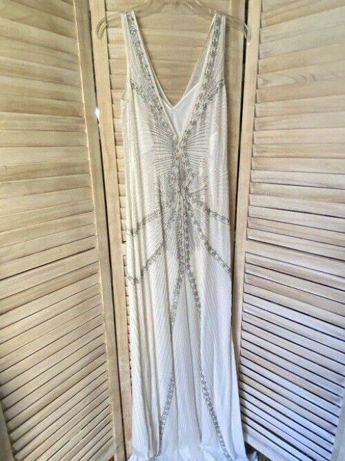 Nicole Miller Ivory Beaded Bridal Gown Msrp