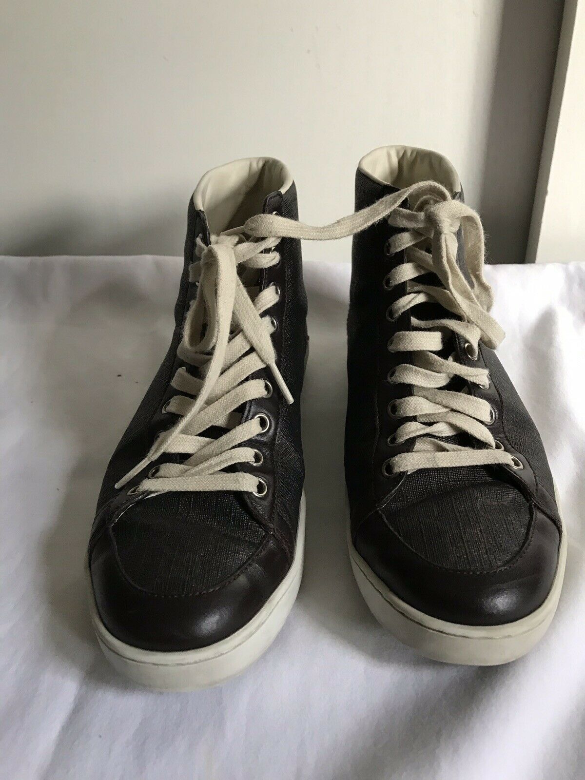 GUCCI Signature  Canvas Shoes Sz 9