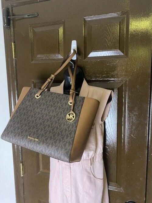 Michael Kors Walsh Borwn Leather Shoulder Bag