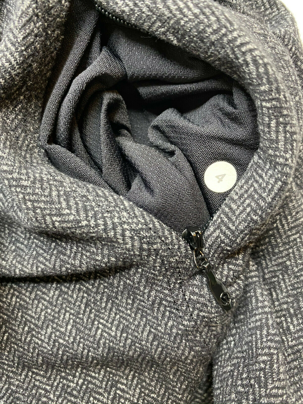 LULULEMON Womens Gray Long Sleeves Stylish Fleece Sweater Size: 4