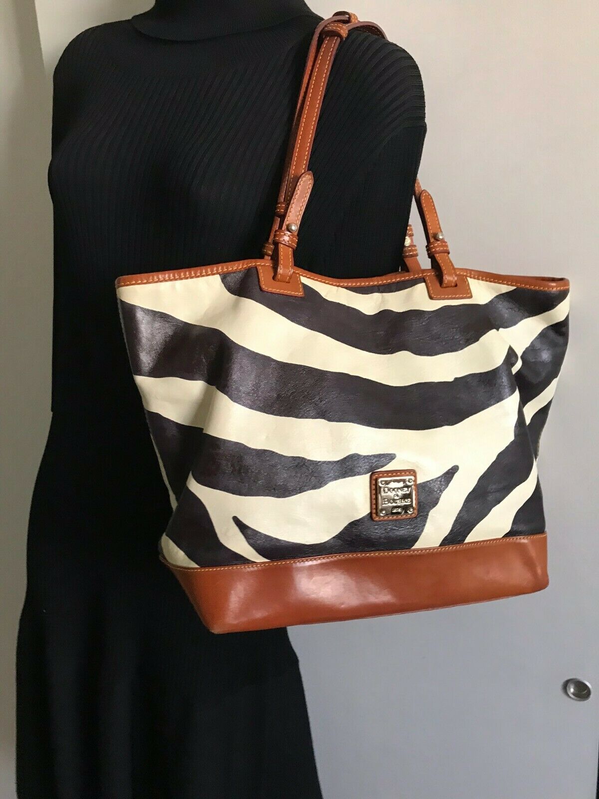 Dooney & Bourke Large Leather Tote Crossbody Bag