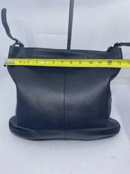 coach vintage handbag great find black leather shoulder bag