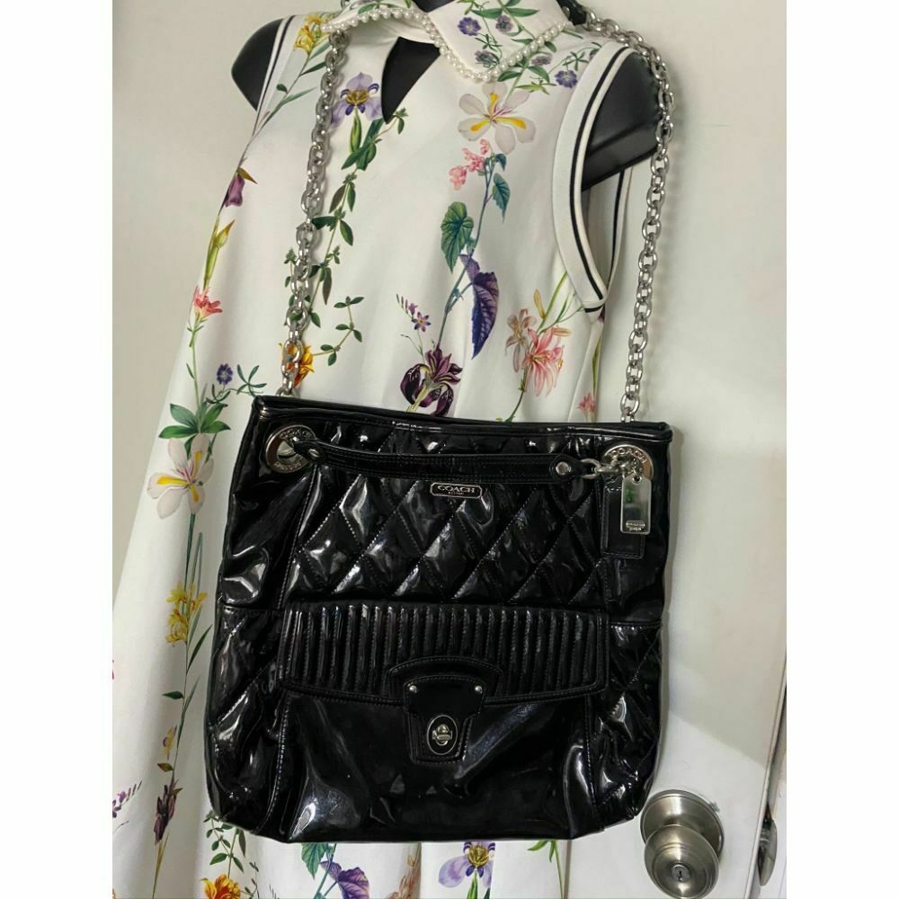 COACH XL Quilted Patent Black Leather Shouder/ Crossbody Bag