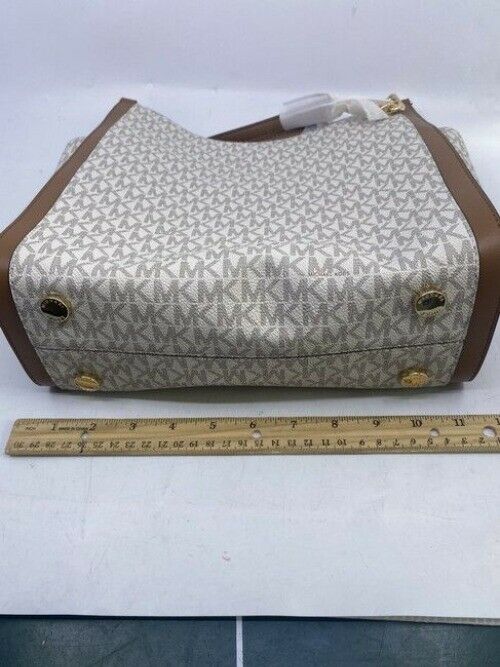 Michael Kors Newbury Medium Chain Vanilla Acorn Pebbled Leather Shoulder Bag