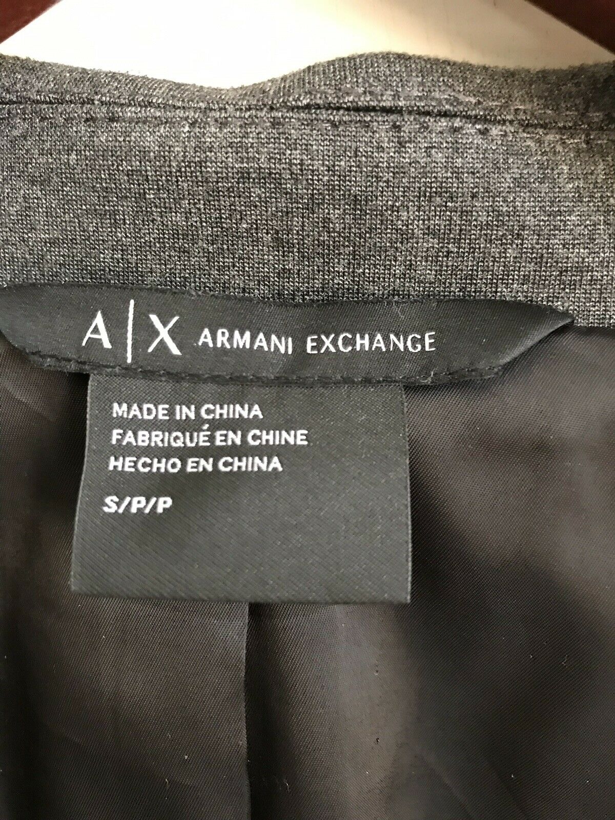 MEN'S ARMANI EXCHANGE GRAY  SPORTS JACKET SIZE SMALL GOOD USED