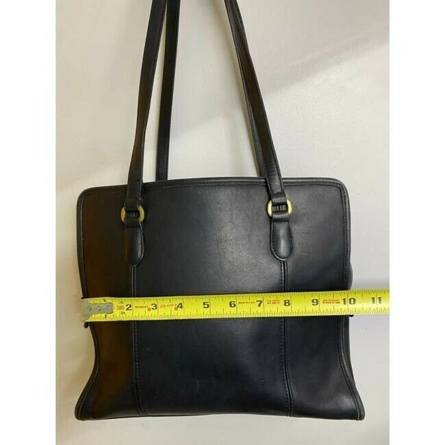coach vintage black leather shoulder bag