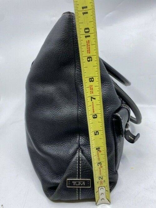tumi bag xl very good black leather tote
