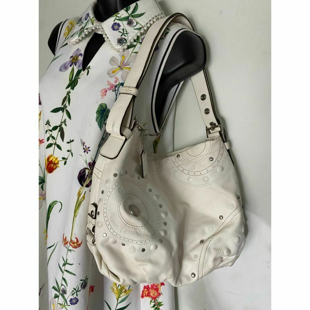 Coach White Medium Leather Shoulder/Handbag