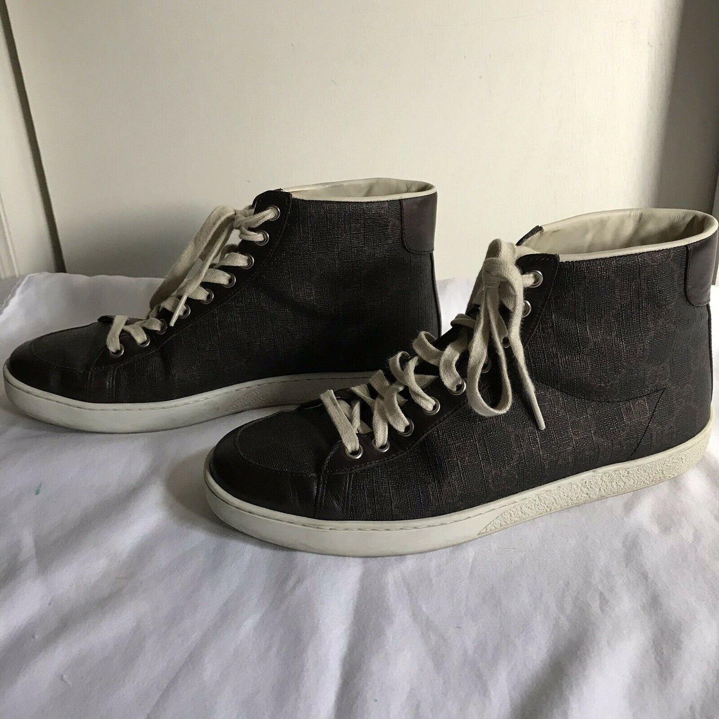 GUCCI Signature  Canvas Shoes Sz 9