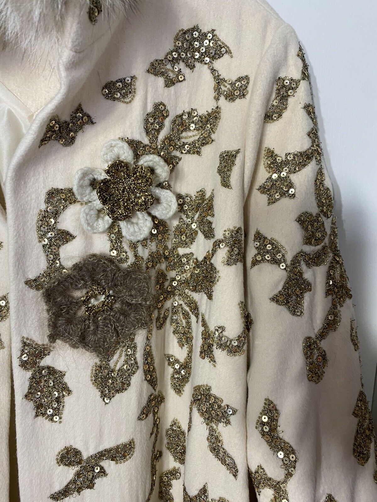OSCAR DE LA RENTA Embellished Cream Long coat W Fur Trim Small