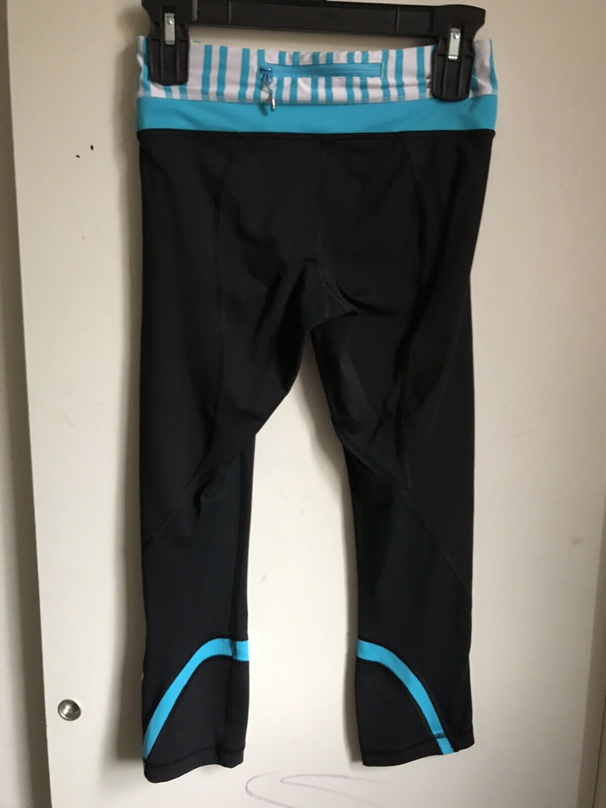 Lululemon Capri Yoga Pants Sz 6
