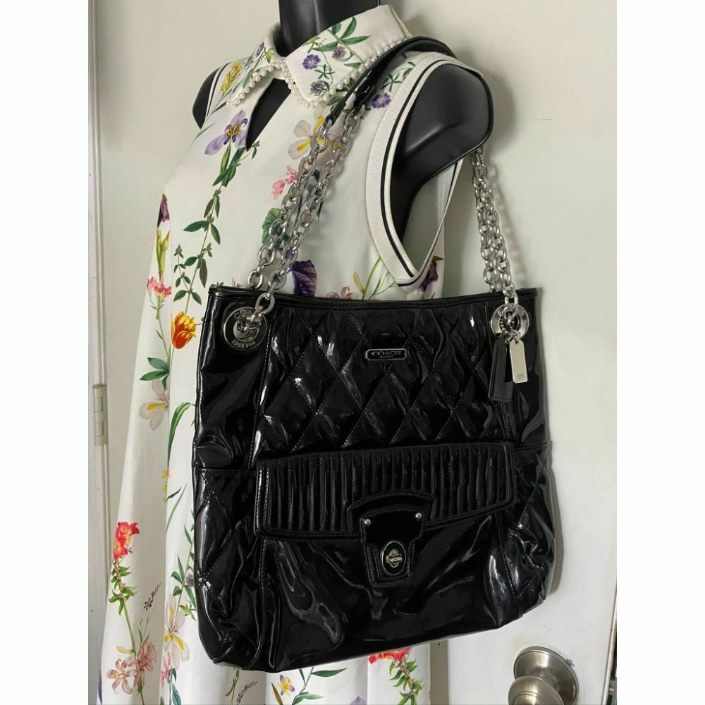 COACH XL Quilted Patent Black Leather Shouder/ Crossbody Bag