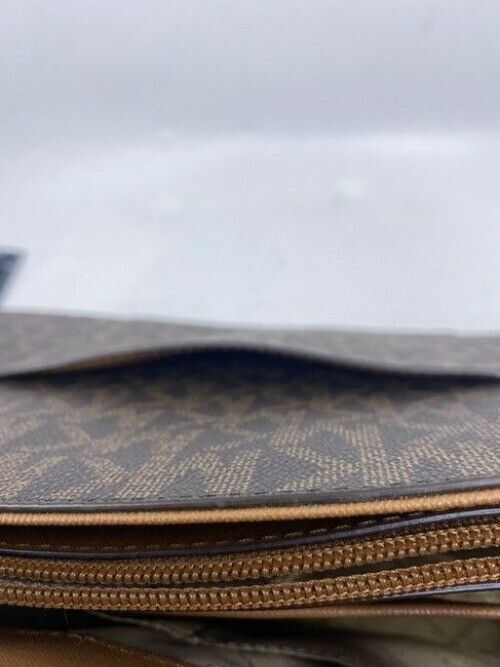 Michael Kors Walsh Borwn Leather Shoulder Bag