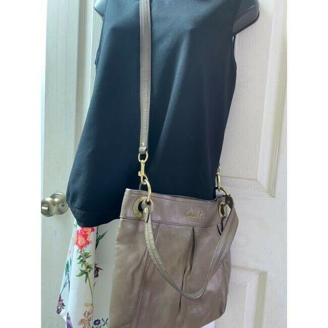 coach medium w adjustable strap gold leather cross body bag