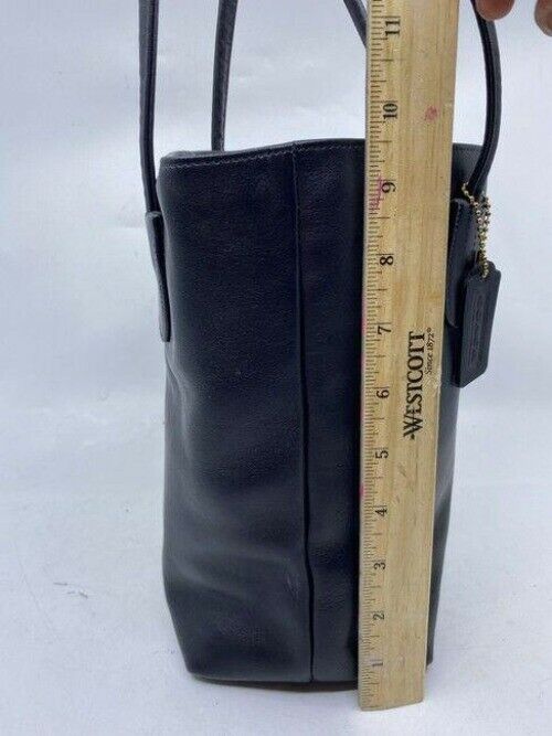 coach vintage black leather shoulder bag