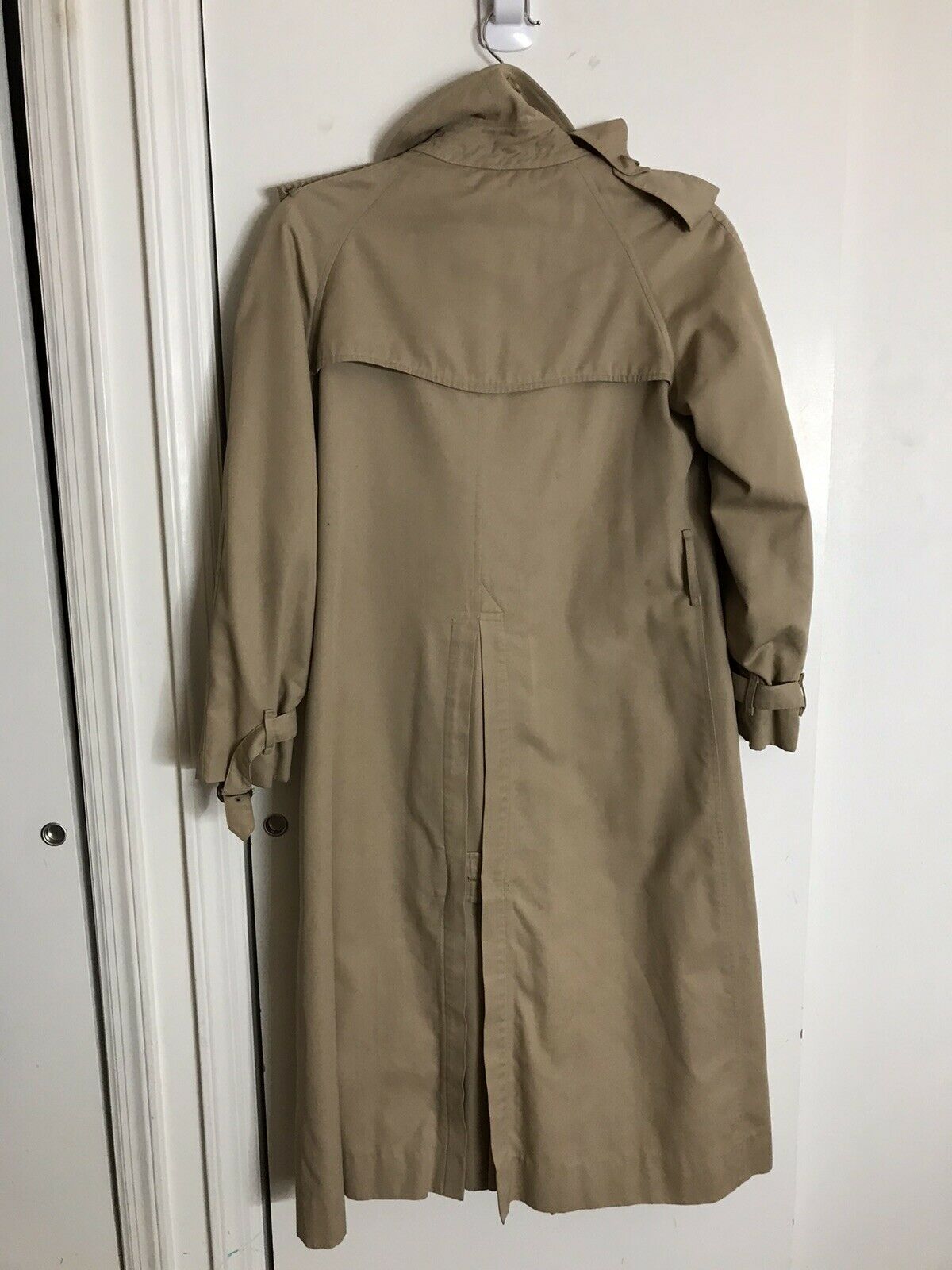 BURBERRY Women’s Vintage Khaki Trench Coat size 6