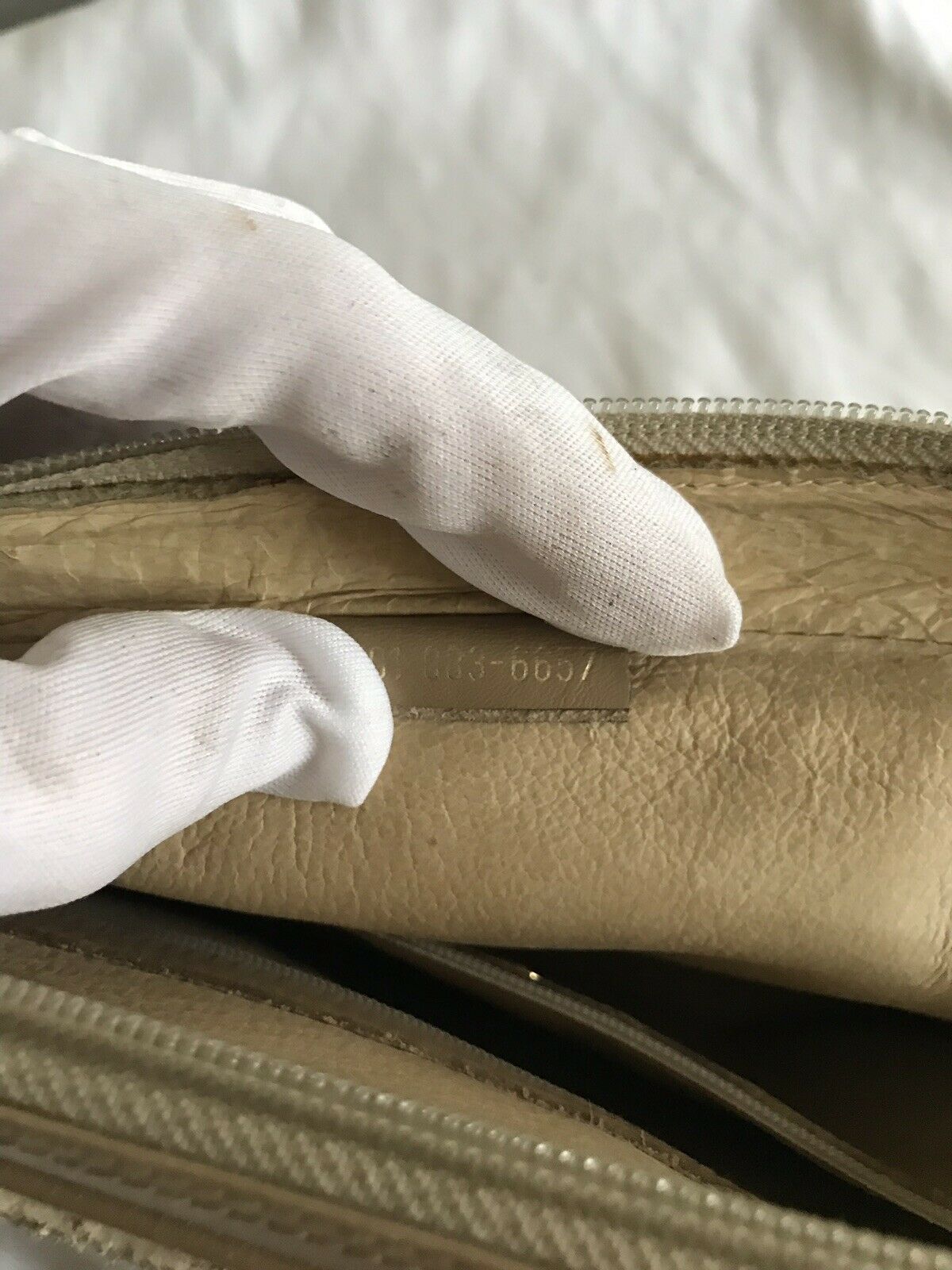 GUCCI Vintage Logo Monogram Print Medium Leather Crossbody Bag