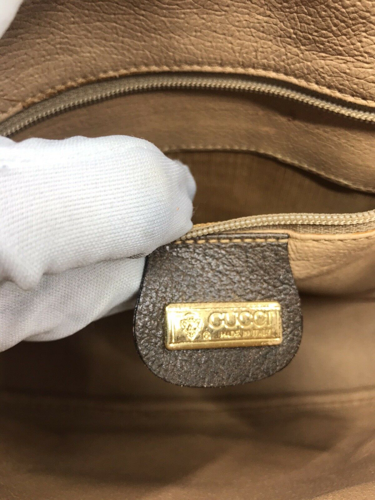 GUCCI Vintage Crossbody Bag All Over Signature