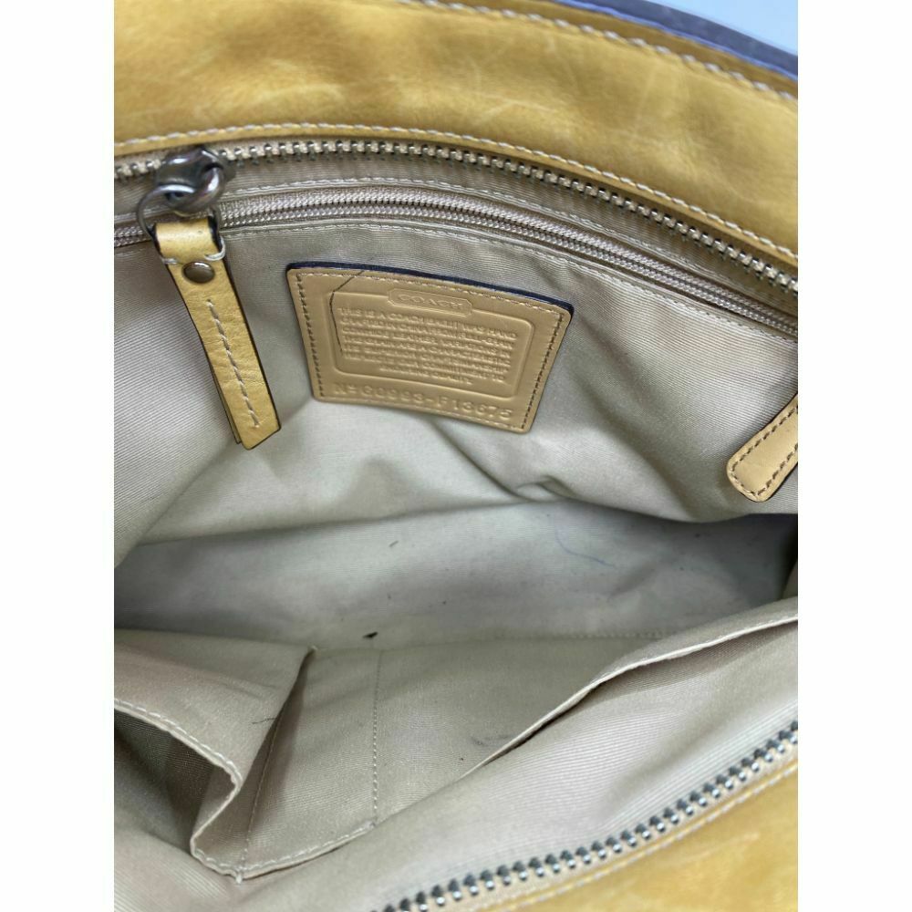 COACH Medium/ Large Leather Gold Shoulder Bag