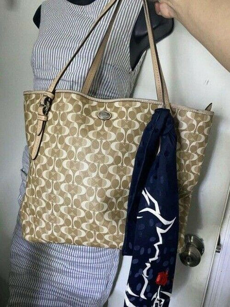 coach w w detachable specialty tie accent tan white shoulder bag