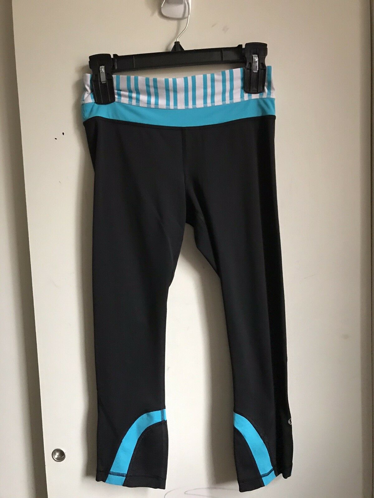Lululemon Capri Yoga Pants Sz 6
