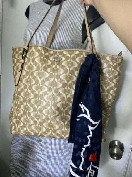 coach w w detachable specialty tie accent tan white shoulder bag