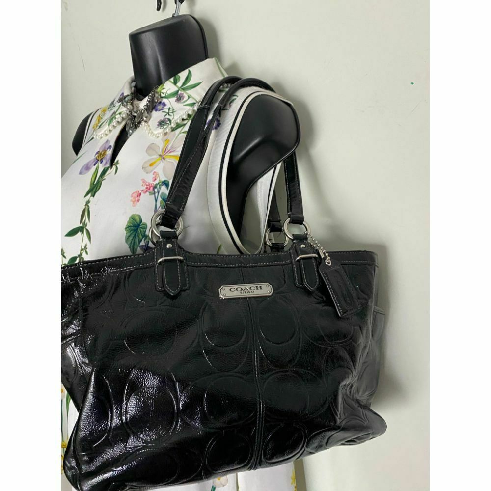 COACH Large Patent Leather Black Shoulder Bag