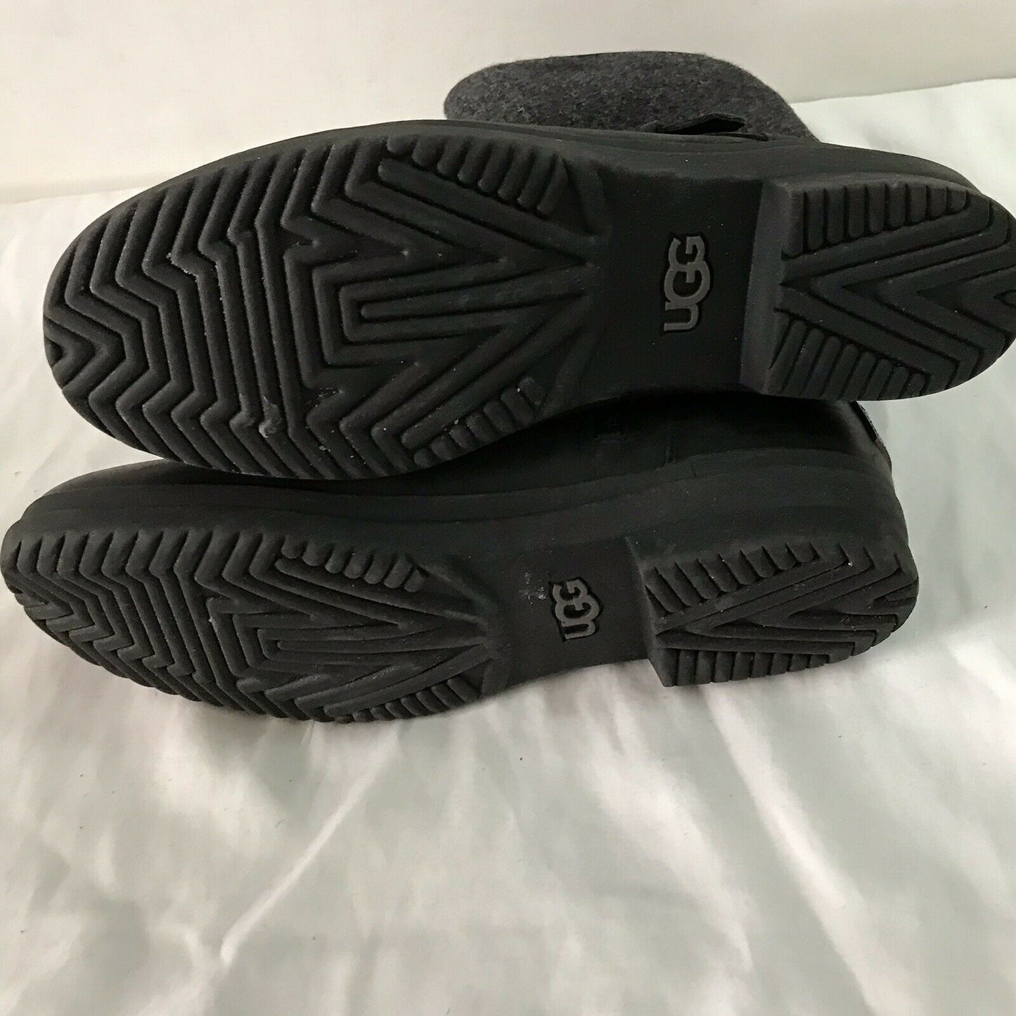 UGG Australia Boots Womens Size 10 Runs Small