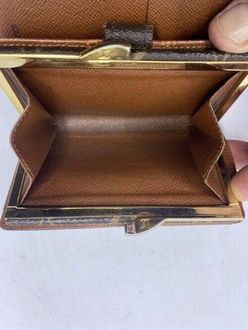 Louis Vuitton Brown Vintage Monogram Kisslock Mi0090 Wallet