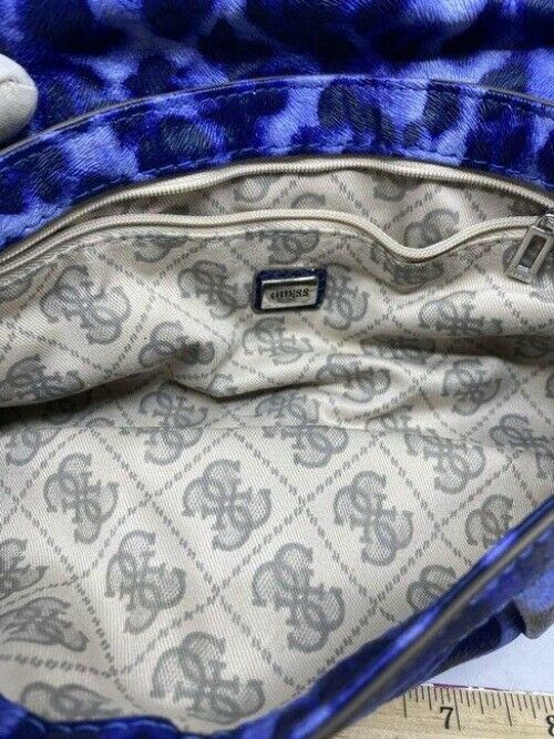 guess xl navy blue fabric clutch