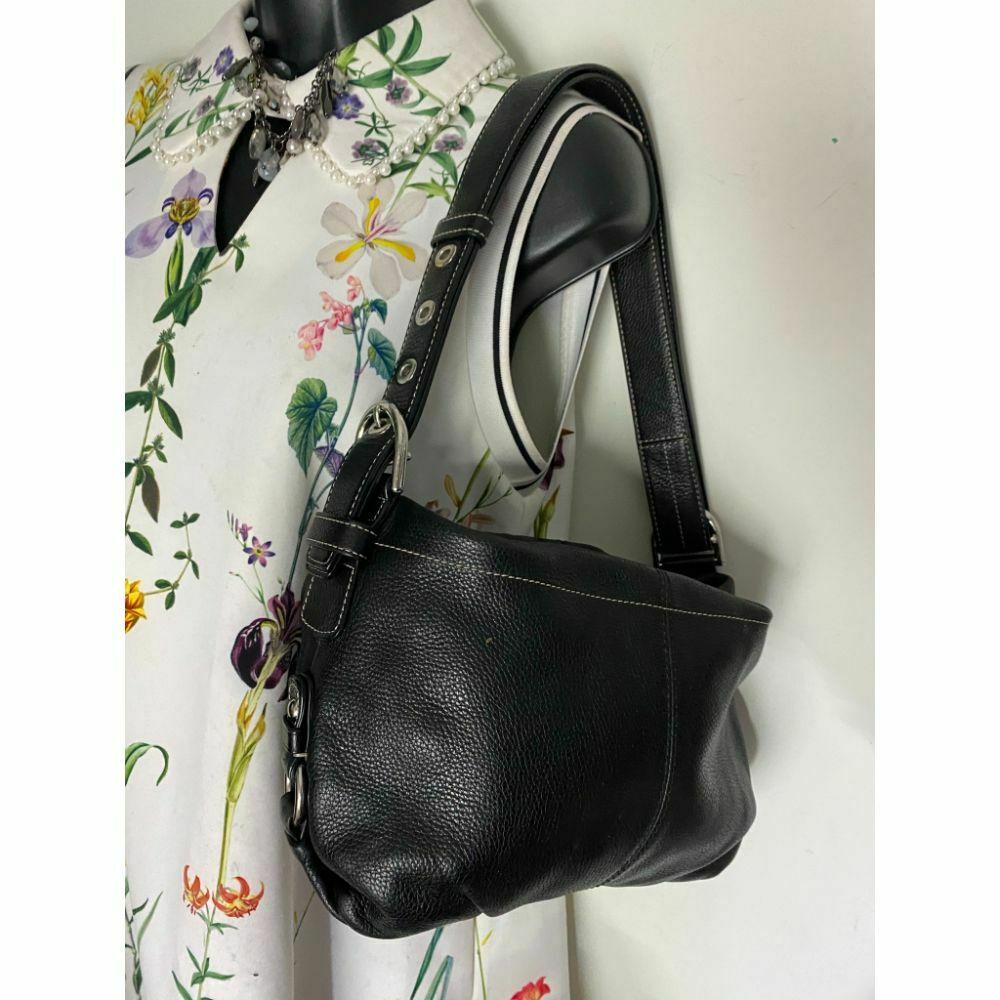 COACH Medium/ Large Leather Black Shoulder Bag