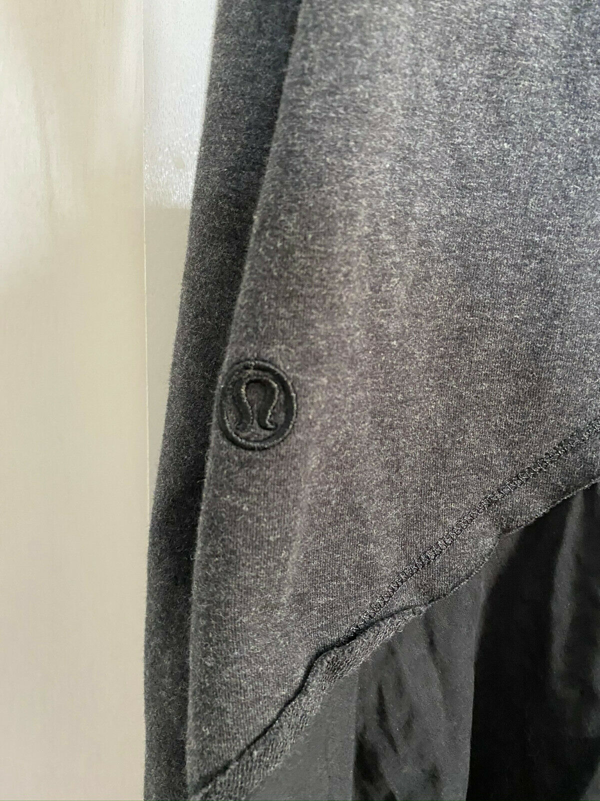 LULULEMON Womens Black Long Sleeves Stylish Hoodies Size: 4