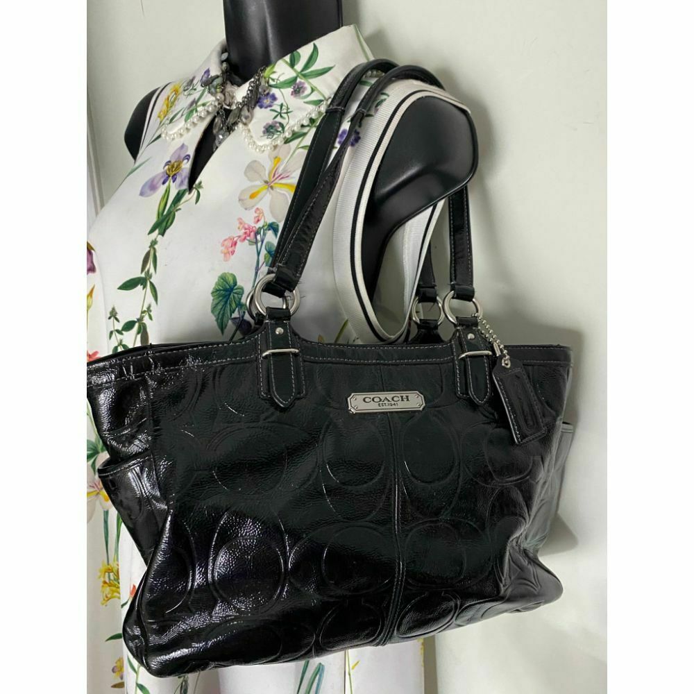 COACH Large Patent Leather Black Shoulder Bag