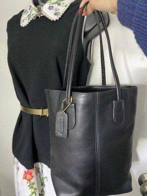 coach vintage black leather shoulder bag