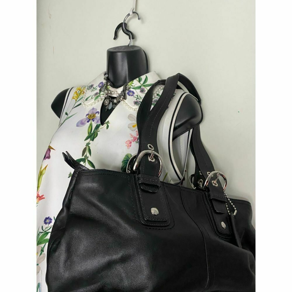 COACH Medium/ Large Leather Black Shoulder Bag