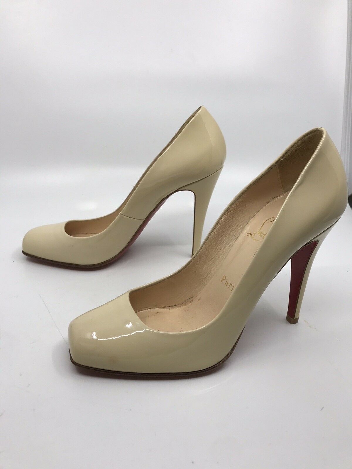 CHRISTIAN LOUBOUTIN Beige Patent high heel classic pumps 37