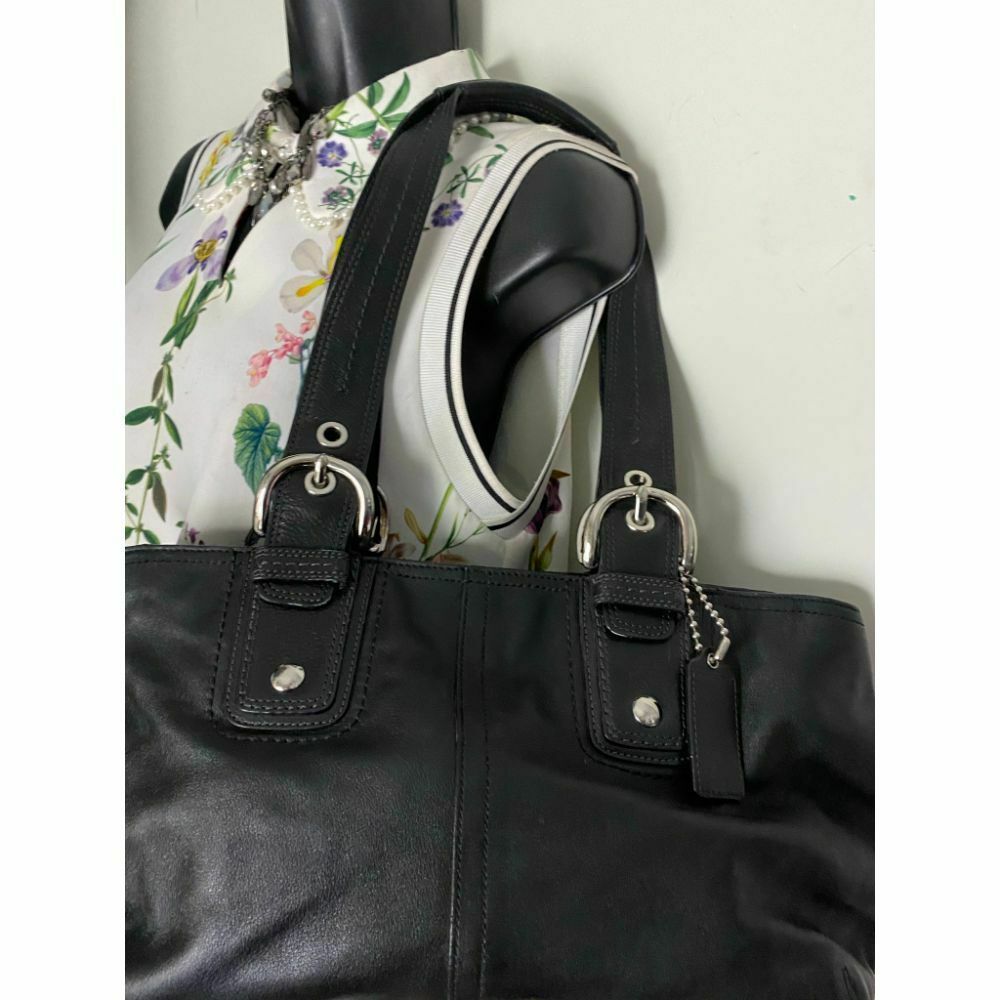 COACH Medium/ Large Leather Black Shoulder Bag