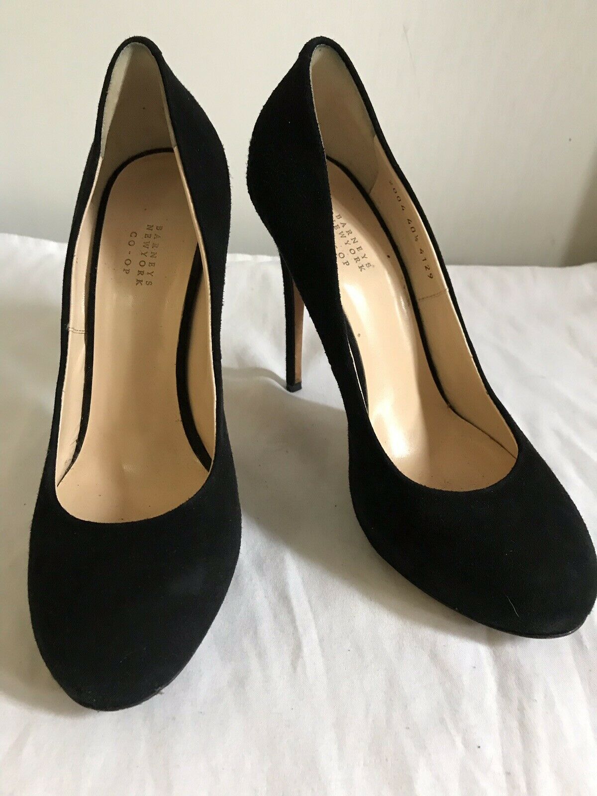 BARNEY’S New york Black Suede high Heels Sz 9