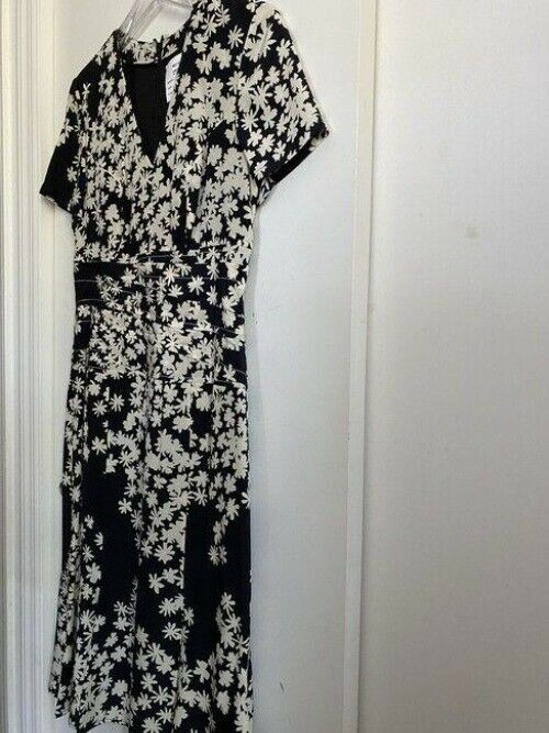 carolina herrera whiteblack new floral chiffon msrp