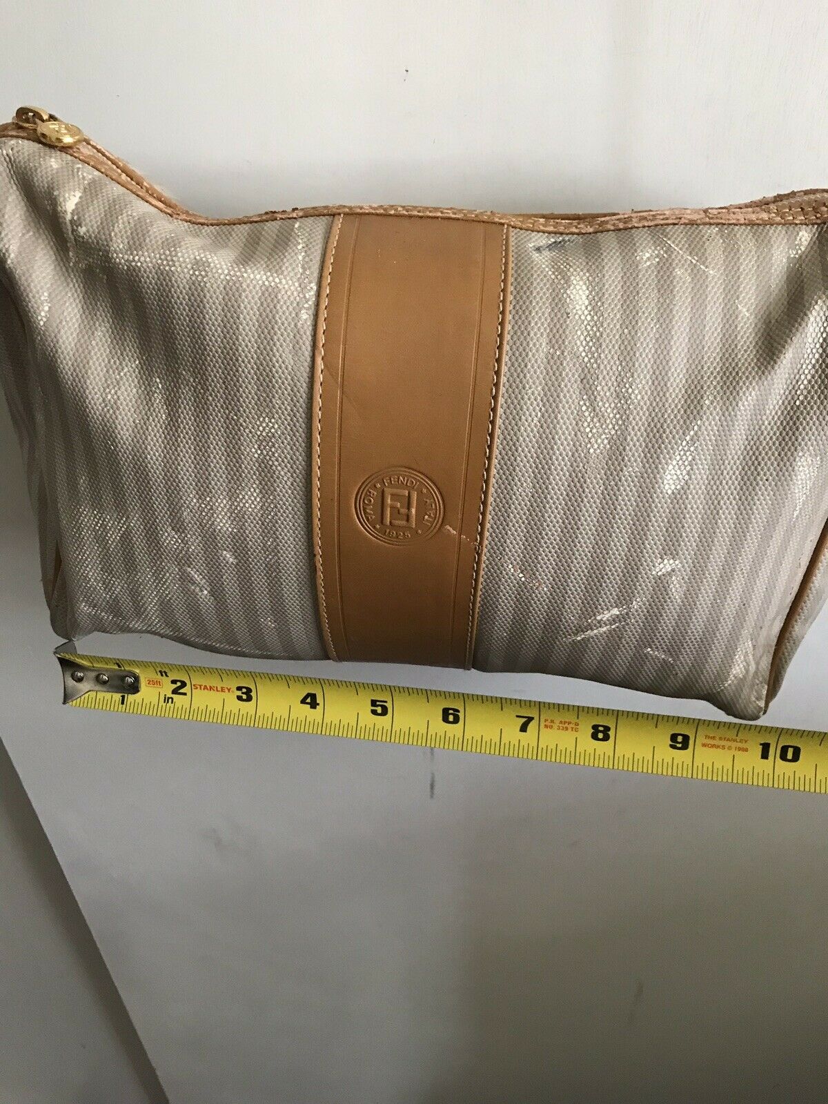 FENDI Vintage Grey/Beige Medium Leather Crossbody Bag With Matching Wallet