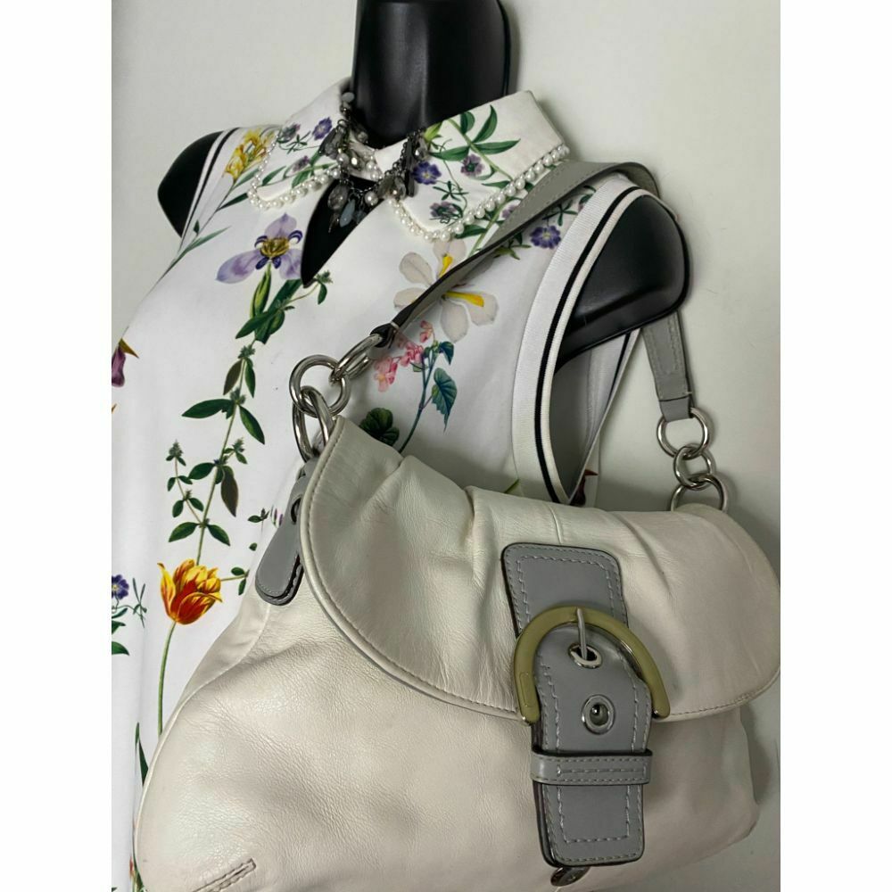 COACH Medium/ Large Leather White Shoulder Bag