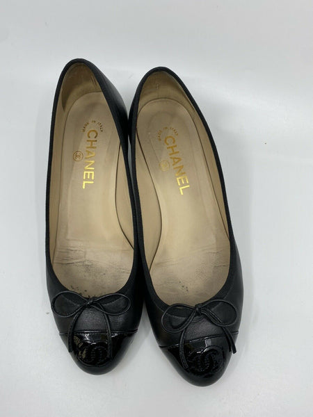 CHANEL Black Ballet shoes W/ Low Heels 38.5