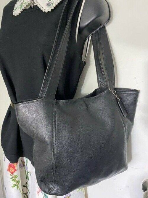 coach vintage black leather shoulder bag