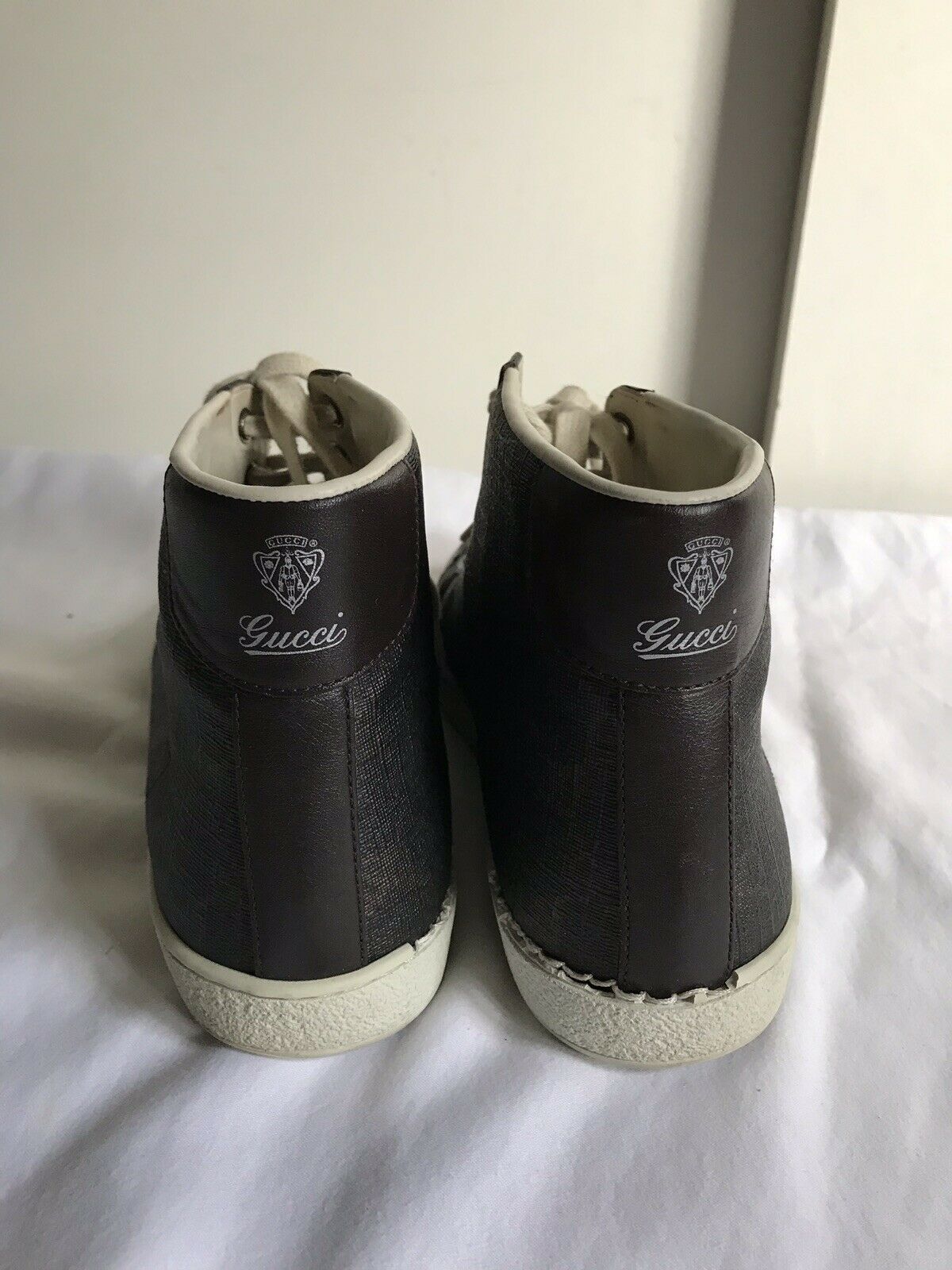 GUCCI Signature  Canvas Shoes Sz 9