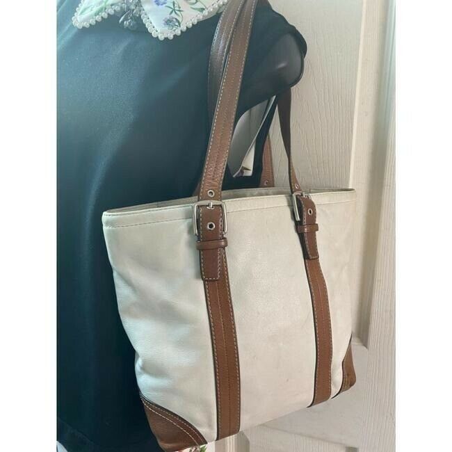 COACH Large White Brown Leather Shoulder Bag