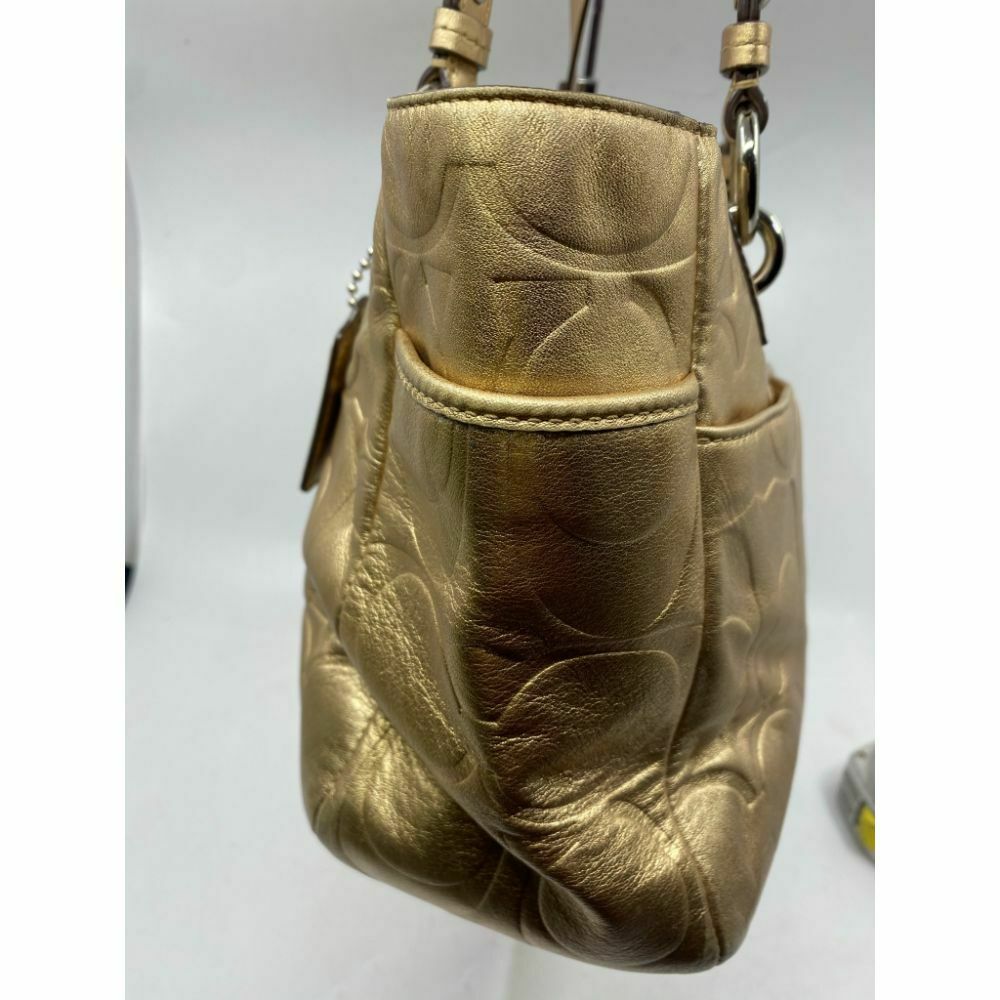COACH Medium/ Large Leather Gold Shoulder Bag