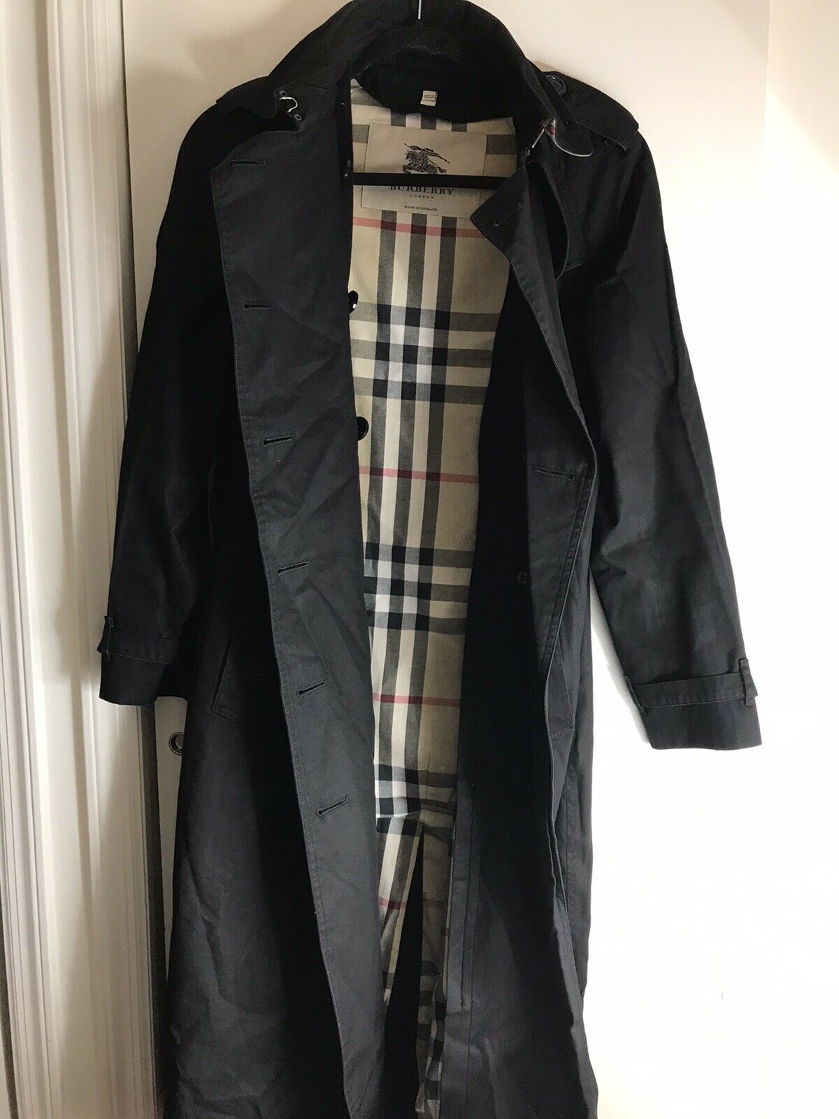 BURBERRY Women’s Trench Coat size 6 Needs Repair