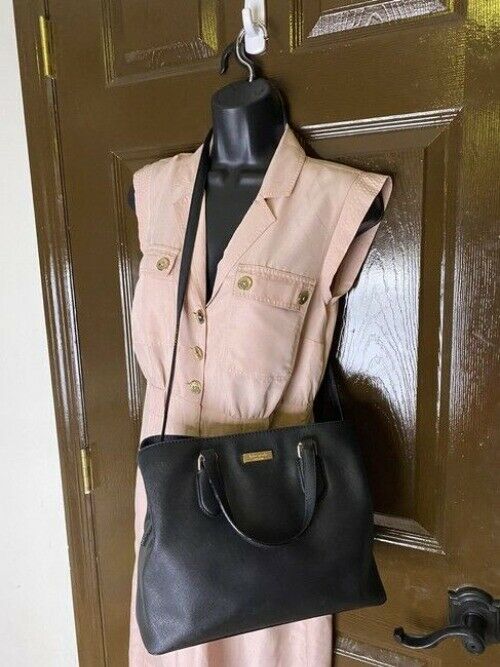 Kate Spade Multi Compartment Zip Middle Zip Black Leather Cross Body Bag